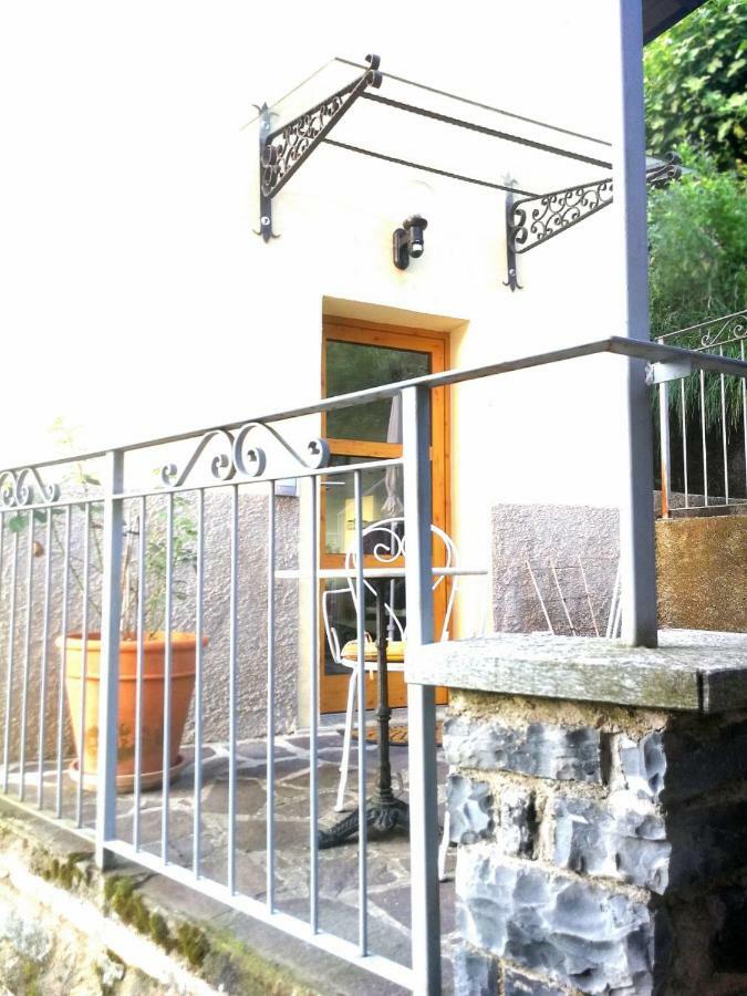 Rustico Vista Lago Lezzeno Exterior photo